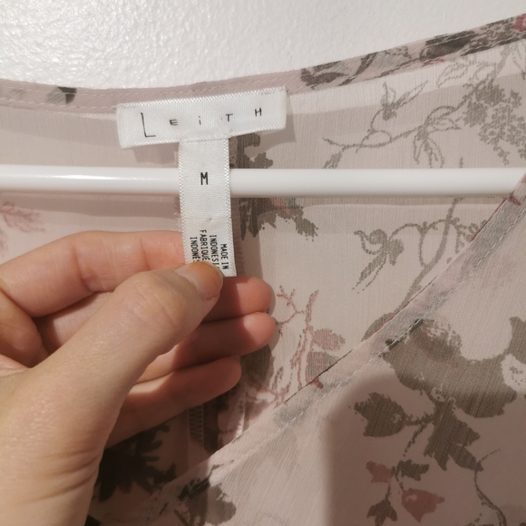 Rare Anthropologie Leith medium balloon sleeve high low sheer top - Picture 9 of 10